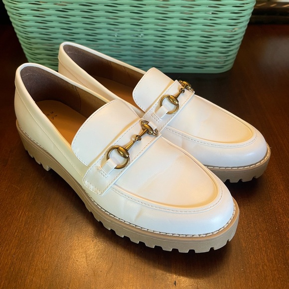 A New Day Danica White Platform Loafers Chunky Sole Shoe - Picture 2 of 8
